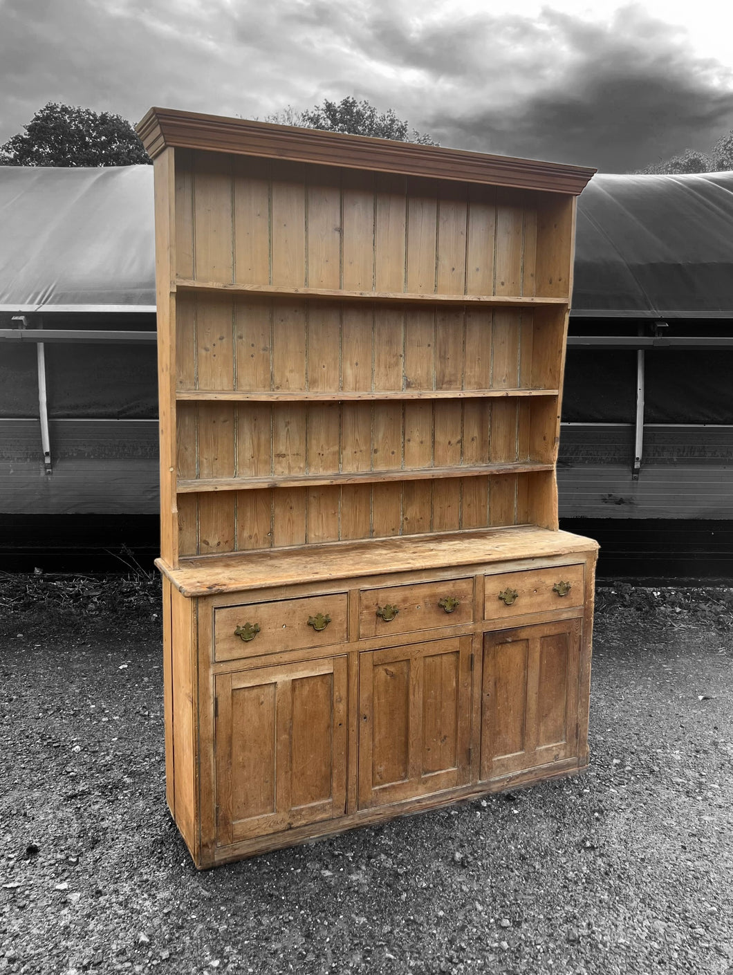 LARGE ANTIQUE 19th CENTURY ENGLISH PINE DRESSER, c1900