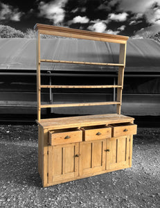 LARGE ANTIQUE 19th CENTURY ENGLISH PINE DRESSER, c1900