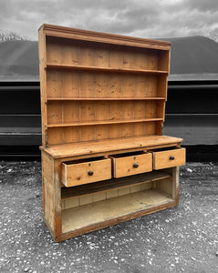 LARGE ANTIQUE 19th CENTURY ENGLISH PINE DRESSER, c1900