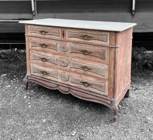 ANTIQUE 19th CENTURY FRENCH ORNATE LIMED OAK & MARBLE TOPPED CHEST OF DRAWERS, c1900