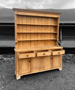 LARGE ANTIQUE 19th CENTURY ENGLISH PINE DRESSER, c1900