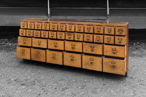 LARGE ANTIQUE 20th CENTURY ENGLISH OAK BANK OF 36 DRAWERS, c1920