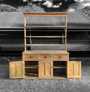 LARGE ANTIQUE 19th CENTURY ENGLISH PINE DRESSER, c1900