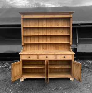 LARGE ANTIQUE 19th CENTURY ENGLISH PINE DRESSER, c1900