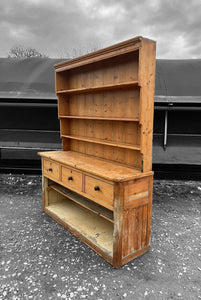 LARGE ANTIQUE 19th CENTURY ENGLISH PINE DRESSER, c1900