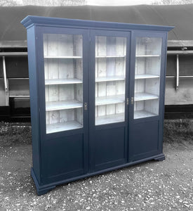 LOVELY LARGE ANTIQUE 19th CENTURY ENGLISH PINE BLACK PAINTED & GLAZED BOOKCASE, c1900