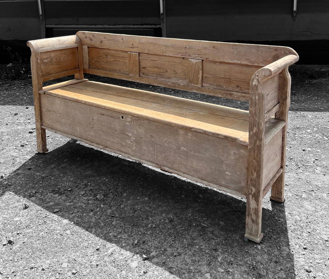 LARGE ANTIQUE 19th CENTURY EUROPEAN BLEACHED PINE BENCH SEAT, c1900