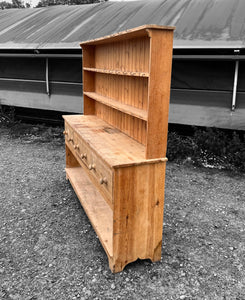 LARGE ANTIQUE 20th CENTURY ENGLISH FARMHOUSE PINE DRESSER, c1920