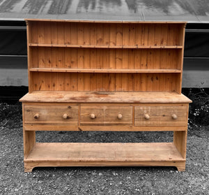 LARGE ANTIQUE 20th CENTURY ENGLISH FARMHOUSE PINE DRESSER, c1920