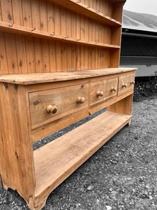 LARGE ANTIQUE 20th CENTURY ENGLISH FARMHOUSE PINE DRESSER, c1920