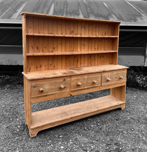 LARGE ANTIQUE 20th CENTURY ENGLISH FARMHOUSE PINE DRESSER, c1920