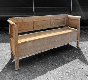 LARGE ANTIQUE 19th CENTURY EUROPEAN BLEACHED PINE BENCH SEAT, c1900