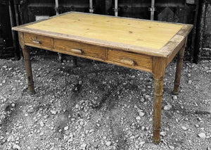 ANTIQUE 19TH CENTURY FRENCH COUNTRY PINE DESK, C1900
