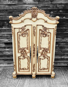 20TH CENTURY FRENCH ORNATE DOUBLE WARDROBE, C1940