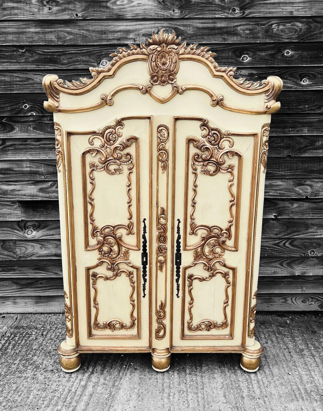 20TH CENTURY FRENCH ORNATE DOUBLE WARDROBE, C1940