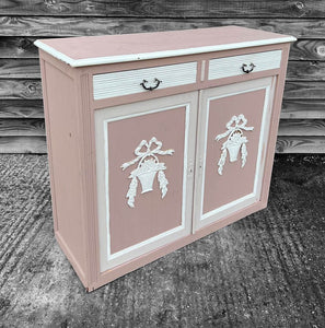 ANTIQUE 19TH CENTURY FRENCH ORNATE DUSTY PINK PAINTED CUPBOARD, C1900