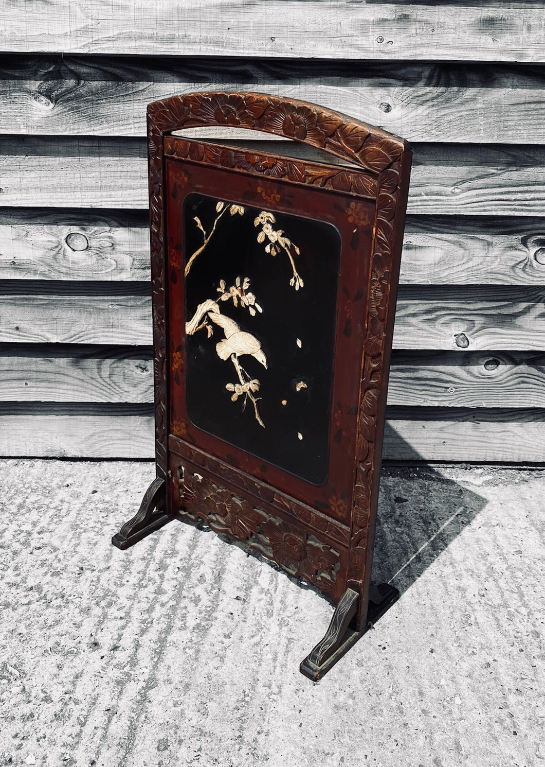 ANTIQUE 19TH CENTURY ORNATE ORIENTAL FIRE SCREEN, c1900