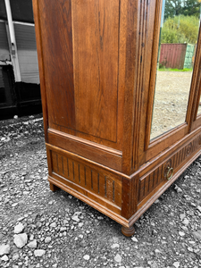 ANTIQUE 19TH CENTURY FRENCH ORNATE OAK DOUBLE WARDROBE ARMOIRE, C1900