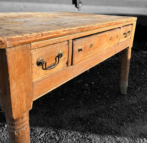 ANTIQUE 19TH CENTURY ENGLISH FARMHOUSE RUSTIC PINE DINING TABLE, c1900