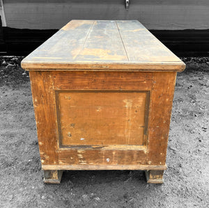 LARGE ANTIQUE 19TH CENTURY FRENCH RUSTIC PINE BLANKET / STORAGE BOX, C1900