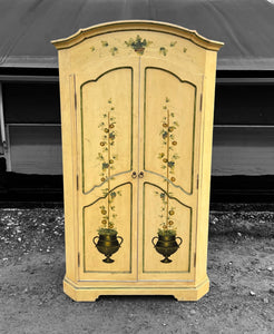 20th CENTURY ORNATE ITALIAN HAND PAINTED ARMOIRE