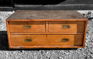 ANTIQUE 19TH CENTURY ENGLISH PINE CAMPAIGN MILITARY CHEST OF DRAWERS, C1900