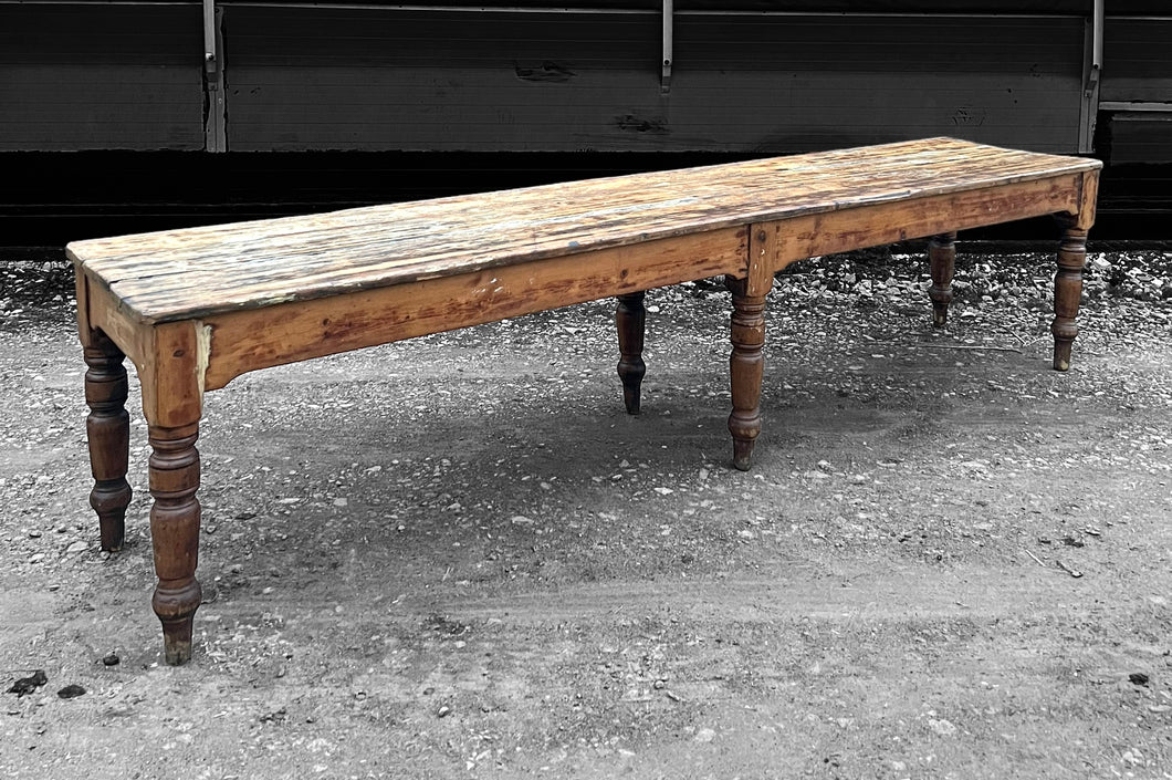 LARGE ANTIQUE 19TH CENTURY ENGLISH FARMHOUSE DINING TABLE, c1900