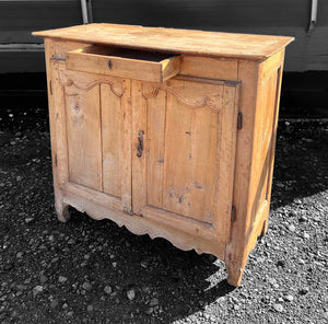 ANTIQUE 19TH CENTURY FRENCH RUSTIC OAK BUFFET CUPBOARD, C1880