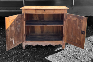 ANTIQUE 19TH CENTURY FRENCH RUSTIC OAK BUFFET CUPBOARD, C1880