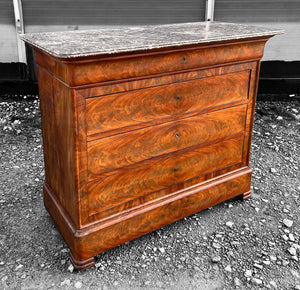 ANTIQUE 19TH CENTURY FRENCH  FLAMED MAHOGANY & MARBLE TOPPED COMMODE, c1900