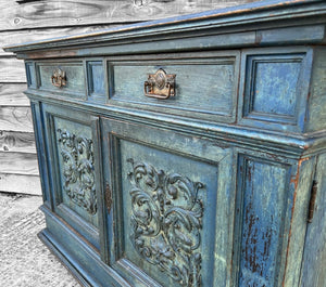 ANTIQUE 19TH CENTURY FRENCH ORNATE BLUE PAINTED BUFFET CUPBOARD, C1900