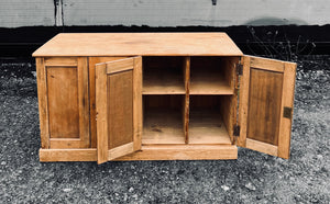 ANTIQUE 19th CENTURY ENGLISH RUSTIC PINE KITCHEN SIDEBOARD, c1900