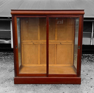 LARGE ANTIQUE 19th CENTURY ENGLISH MAHOGANY MUSEUM DISPLAY CABINET, c1900