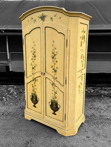 20th CENTURY ORNATE ITALIAN HAND PAINTED ARMOIRE