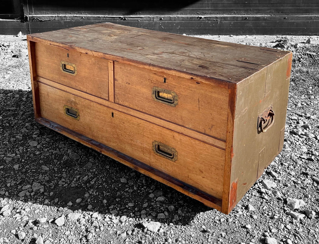 ANTIQUE 19TH CENTURY ENGLISH PINE CAMPAIGN MILITARY CHEST OF DRAWERS, C1900