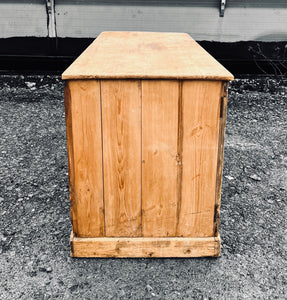 ANTIQUE 19th CENTURY ENGLISH RUSTIC PINE KITCHEN SIDEBOARD, c1900