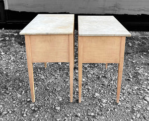 ANTIQUE 20TH CENTURY FRENCH PAIR OF CONTEMPORARY MARBLE TOPPED BEDSIDE TABLES, c1920