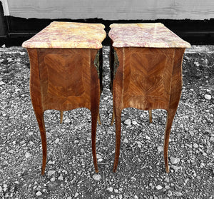 ANTIQUE 20th CENTURY FRENCH ORNATE PAIR OF MARBLE TOPPED BEDSIDE TABLES, c1920