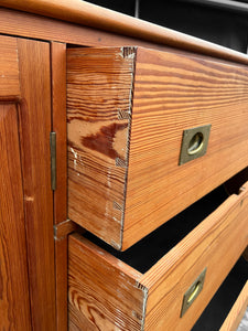 LARGE ANTIQUE 19th CENTURY ENGLISH PITCH PINE SIDEBOARD, c1900