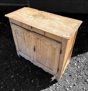 ANTIQUE 19TH CENTURY FRENCH RUSTIC OAK BUFFET CUPBOARD, C1880