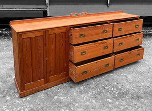 LARGE ANTIQUE 19th CENTURY ENGLISH PITCH PINE SIDEBOARD, c1900