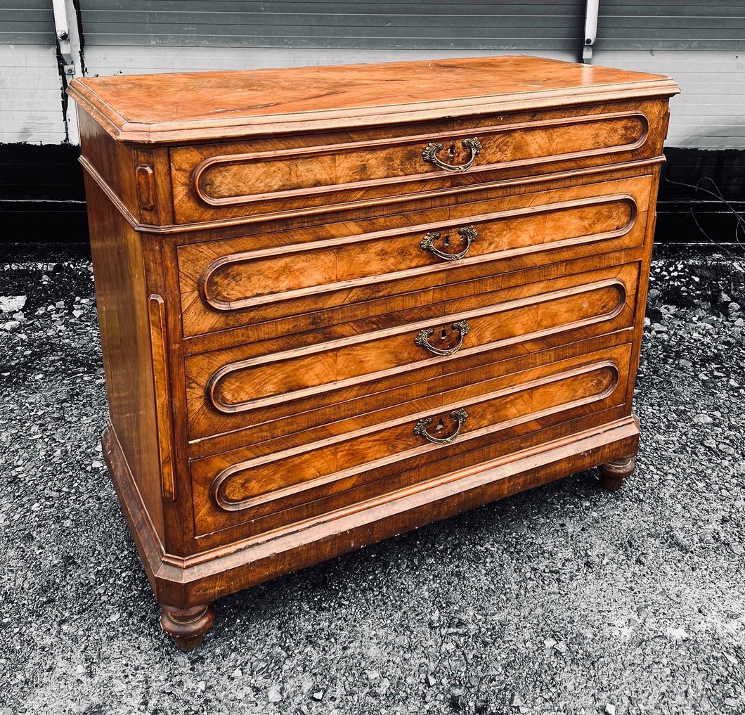 ANTIQUE 19th CENTURY FRENCH BURR WALNUT CHEST OF DRAWERS, c1900