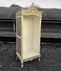 20th CENTURY FRENCH ORNATE HAND PAINTED ARMOIRE