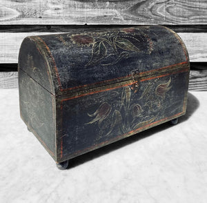 ANTIQUE 19TH CENTURY FRENCH ORIGINAL HAND PAINTED NORMANDY DOME BOX, C1860