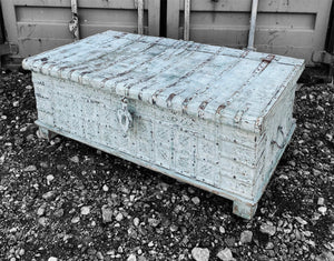 ANTIQUE 19TH CENTURY INDIAN DOWRY CHEST, c1900