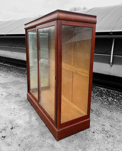 LARGE ANTIQUE 19th CENTURY ENGLISH MAHOGANY MUSEUM DISPLAY CABINET, c1900