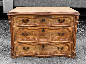 ANTIQUE 19th CENTURY FRENCH ORNATE BURR WALNUT CHEST OF DRAWERS, c1900