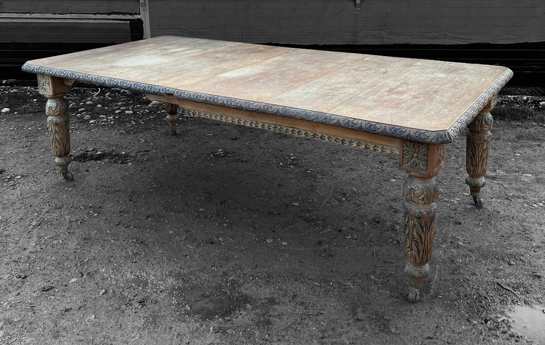 LARGE ANTIQUE 19th CENTURY ENGLISH CARVED OAK EXTENDING DINING TABLE, c1900