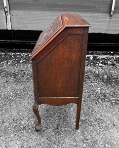 ANTIQUE 20th CENTURY FRENCH ORNATE OAK BUREAU, c1920