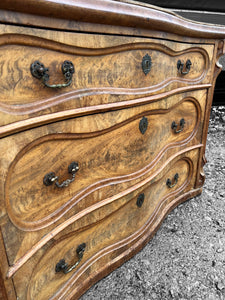 ANTIQUE 19th CENTURY FRENCH ORNATE BURR WALNUT CHEST OF DRAWERS, c1900